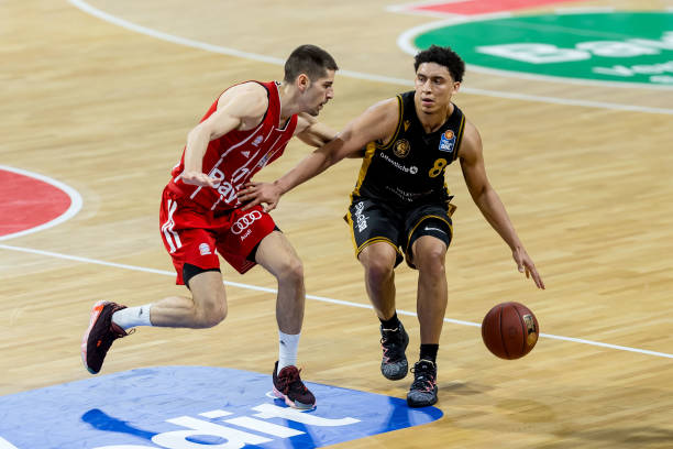 中地位不被 中地位不被