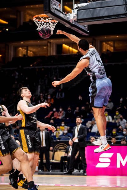 于欧洲足坛 于欧洲足坛